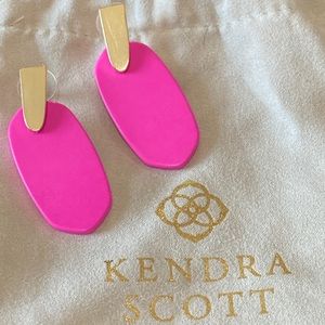 Kendra Scott Aragon earrings gold & bright pink stone (gently used)